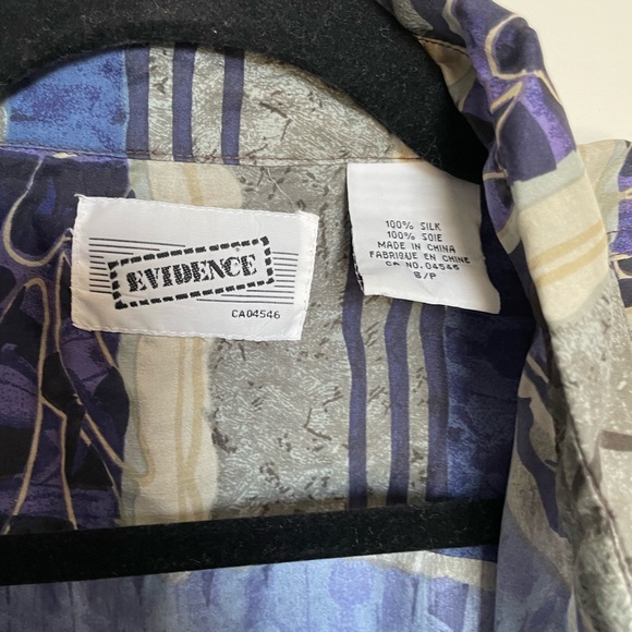 Vintage Silk Button down - Picture 4 of 9